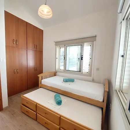 2 Bdr - Walk To Beach! Protaras