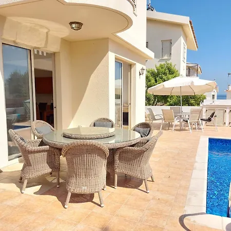 Σπίτι διακοπών 2 Bdr - Walk To Beach! *