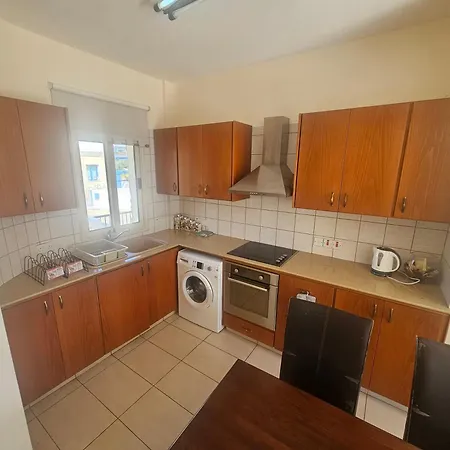 Tatil Evi 2 Bdr - Walk To Beach! Protaras
