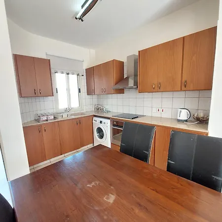 Tatil Evi 2 Bdr - Walk To Beach! Protaras